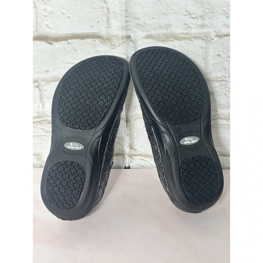 Spring Step‎ Professional Manila slip-on shoes in black embossed leather (6M)